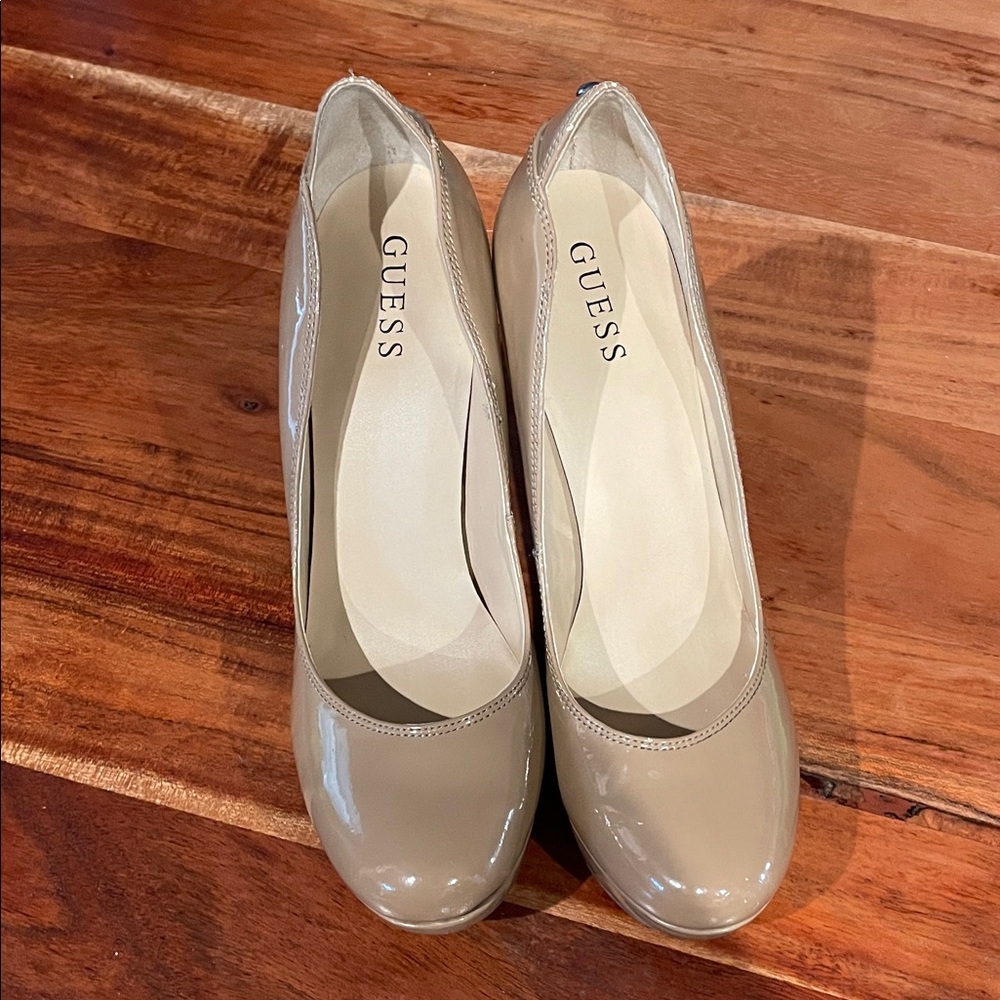 GUESS Beige Patent Round-Toe Pumps